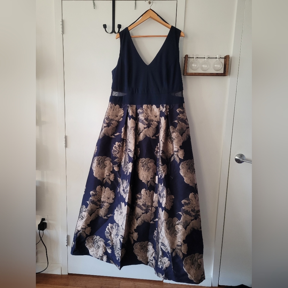 Full length Floral Navy 22W Xscape Homecoming, Prom, Wedding Gown